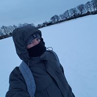 chris_top_her