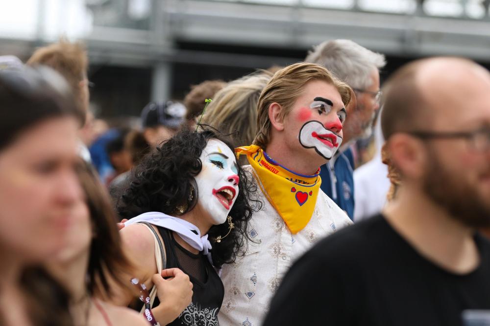Crowd (1).jpg