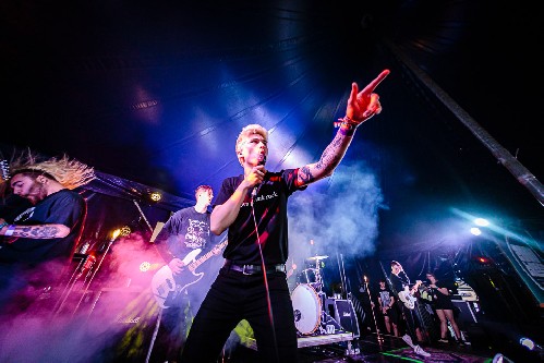 Holding Absence @ 2000trees Festival 2019
