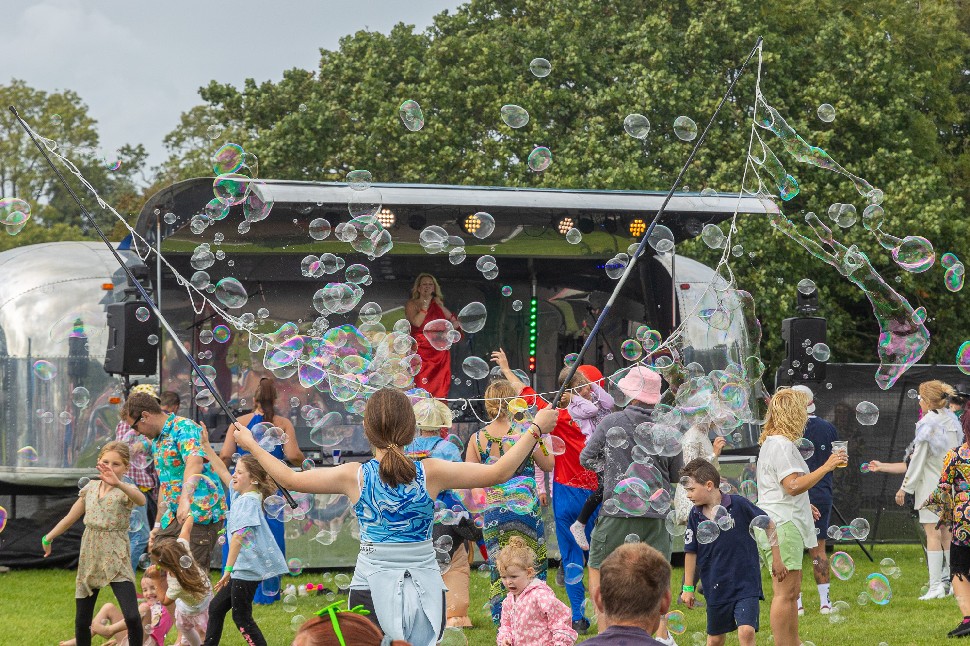 Dancing In Bubbles - Jack Up Summer Party 2023